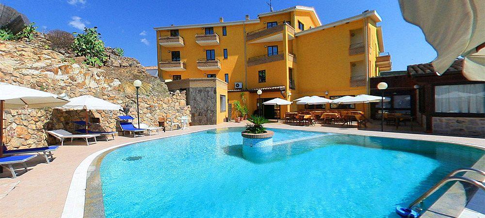 Hotel Le Palme SantʼAnna Arresi エクステリア 写真