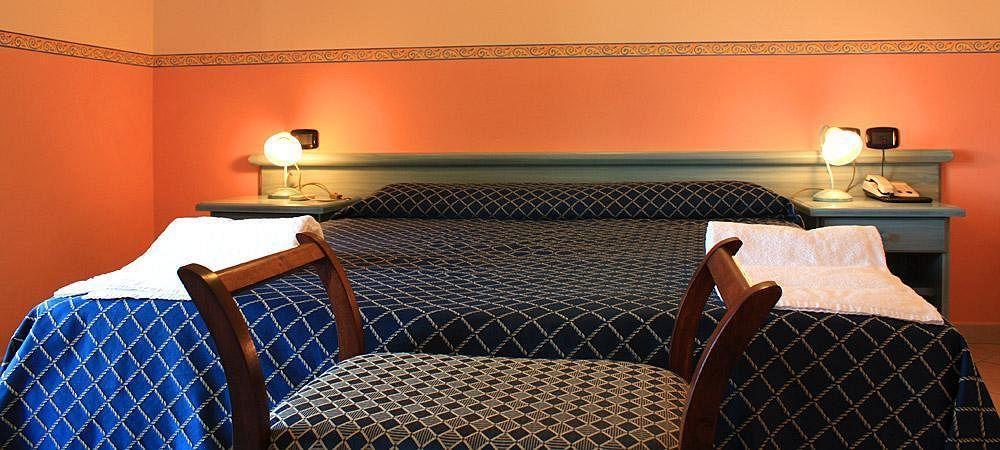 Hotel Le Palme SantʼAnna Arresi エクステリア 写真