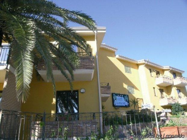 Hotel Le Palme SantʼAnna Arresi エクステリア 写真