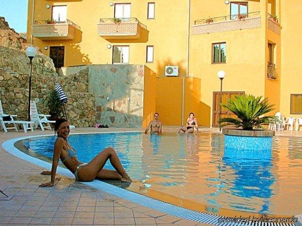 Hotel Le Palme SantʼAnna Arresi エクステリア 写真